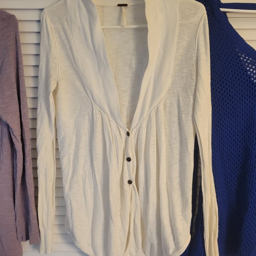 Lot Bundle of Three Long Sleeve Shirts & Cardigan, Size Small - Picture 2 of 16